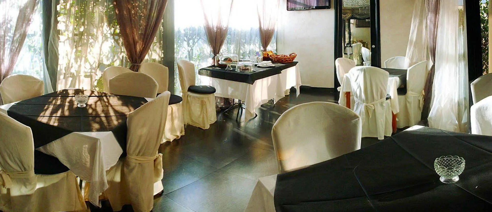 Meeting Hotel كازوريا